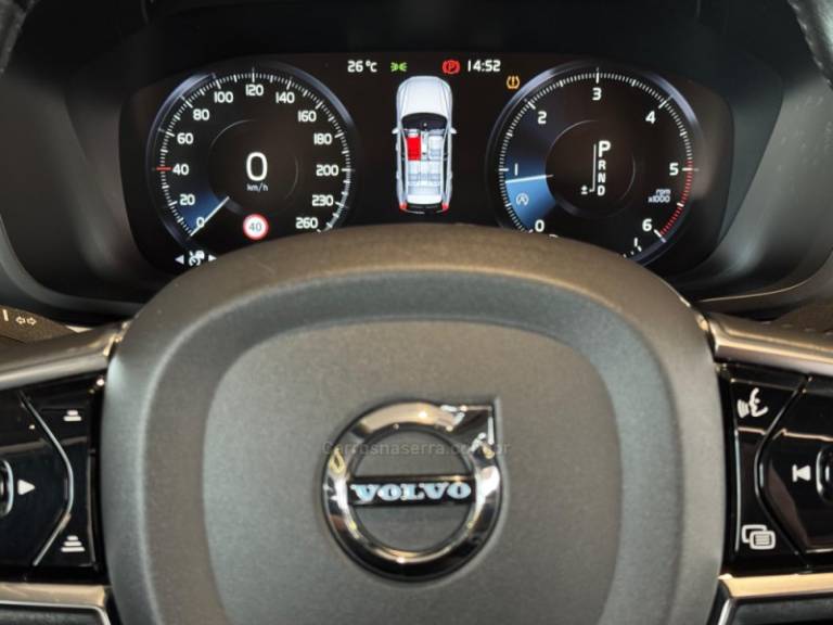VOLVO - XC60 - 2019/2020 - Preta - R$ 189.900,00