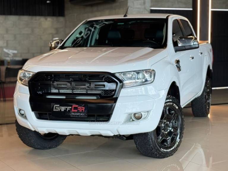 FORD - RANGER - 2016/2017 - Branca - R$ 147.900,00