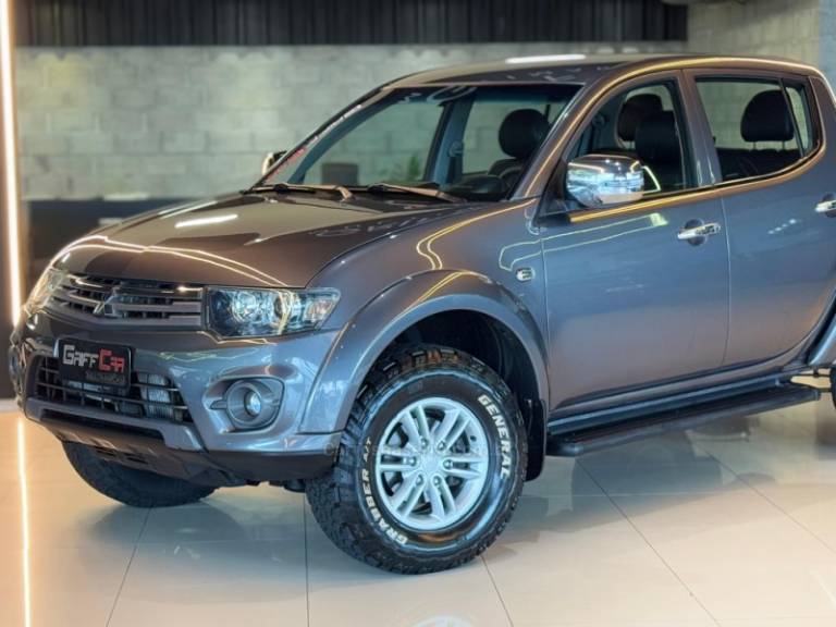 MITSUBISHI - L200 TRITON - 2014/2015 - Cinza - R$ 114.900,00