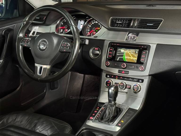 VOLKSWAGEN - PASSAT - 2013/2014 - Branca - R$ 89.900,00