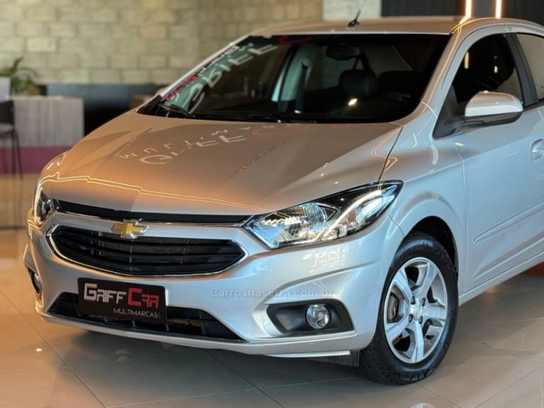 CHEVROLET - PRISMA - 2016/2017 - Prata - R$ 66.900,00