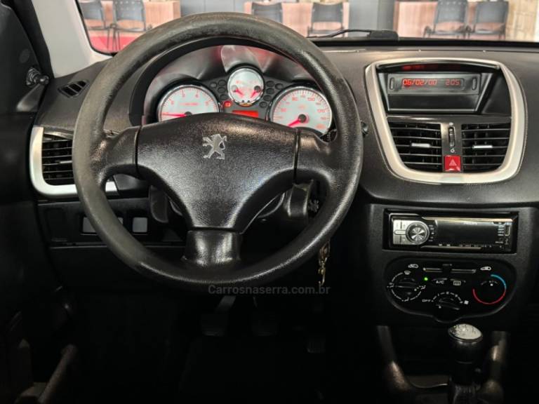 PEUGEOT - 207 - 2011/2012 - Preta - R$ 16.900,00