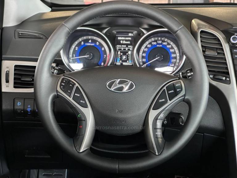 HYUNDAI - I30 - 2015/2016 - Branca - R$ 83.900,00