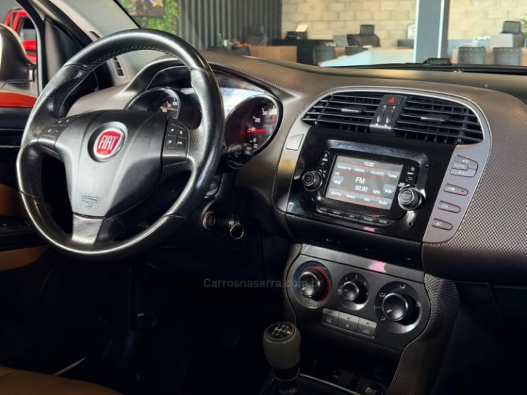 FIAT - BRAVO - 2015/2016 - Branca - R$ 52.900,00