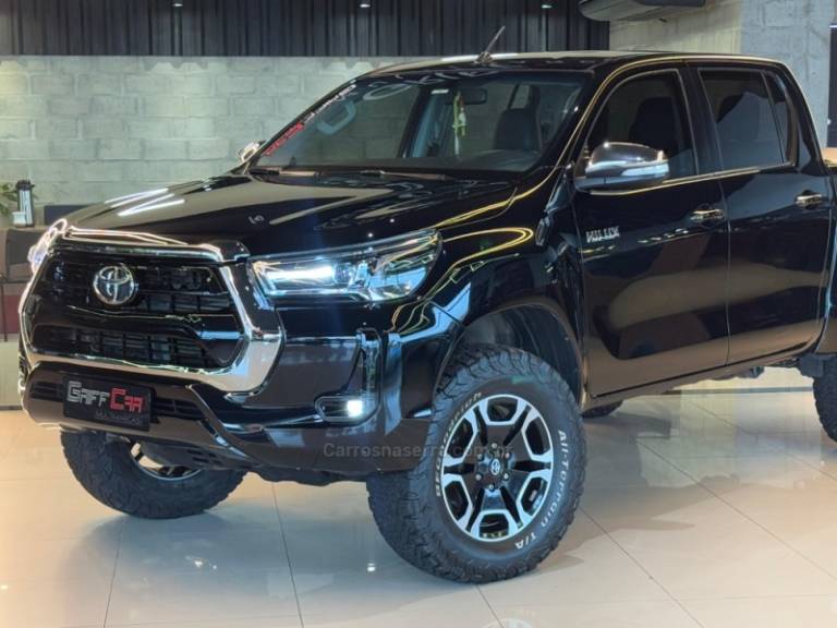 TOYOTA - HILUX - 2015/2016 - Preta - R$ 199.900,00