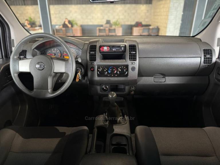 NISSAN - FRONTIER - 2012/2013 - Prata - R$ 84.900,00