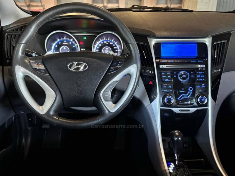 HYUNDAI - SONATA - 2012/2013 - Preta - R$ 74.900,00