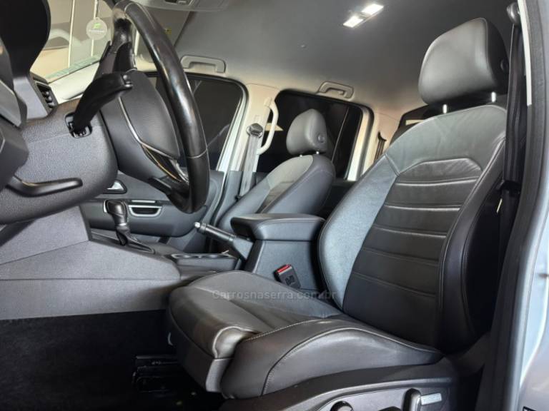 VOLKSWAGEN - AMAROK - 2017/2018 - Prata - R$ 147.900,00