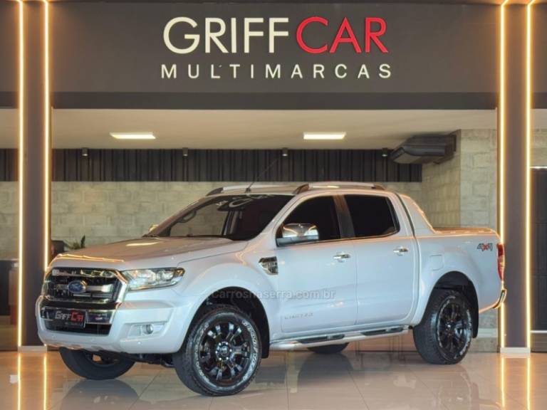 FORD - RANGER - 2017/2018 - Prata - R$ 153.900,00