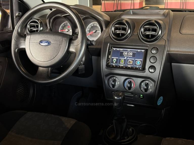 FORD - FIESTA - 2010/2011 - Preta - R$ 28.900,00