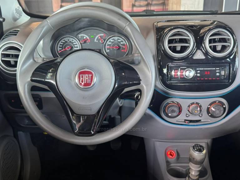 FIAT - PALIO - 2012/2013 - Branca - R$ 39.900,00