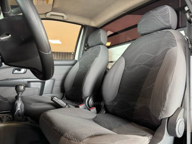 FIAT - STRADA - 2015/2015 - Branca - R$ 52.900,00