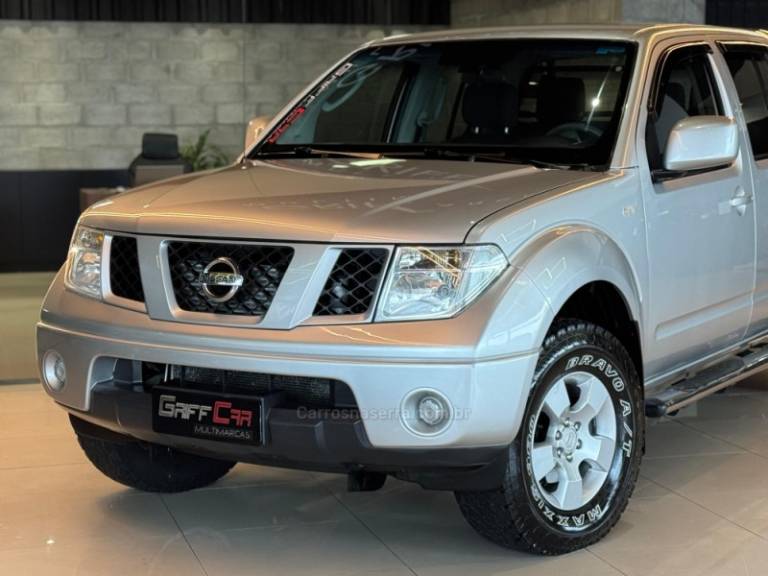 NISSAN - FRONTIER - 2012/2013 - Prata - R$ 84.900,00