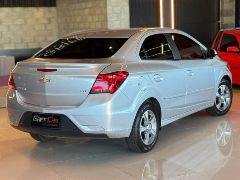 CHEVROLET - PRISMA - 2016/2017 - Prata - R$ 66.900,00