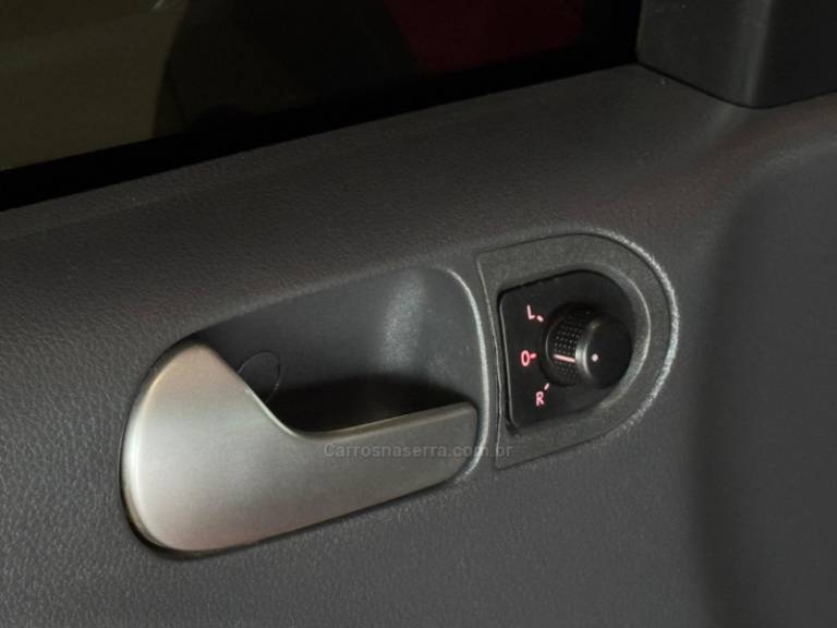 VOLKSWAGEN - SAVEIRO - 2015/2015 - Vermelha - R$ 73.900,00