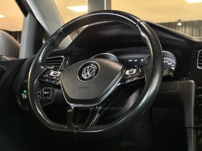 VOLKSWAGEN - GOLF - 2013/2014 - Cinza - R$ 89.900,00