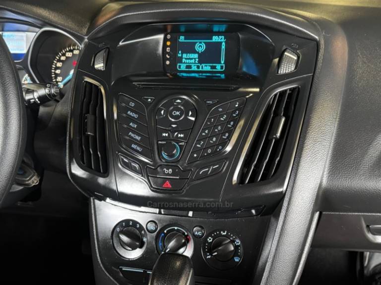 FORD - FOCUS - 2014/2015 - Branca - Sob Consulta