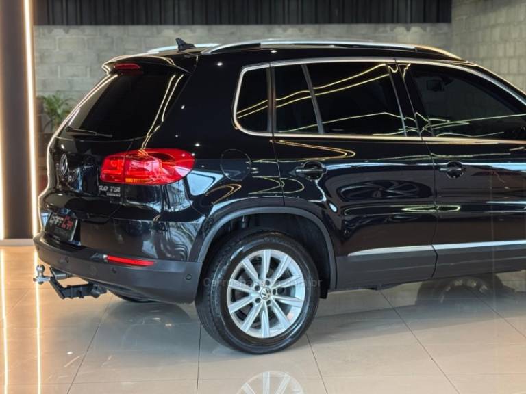 VOLKSWAGEN - TIGUAN - 2011/2012 - Preta - R$ 69.900,00