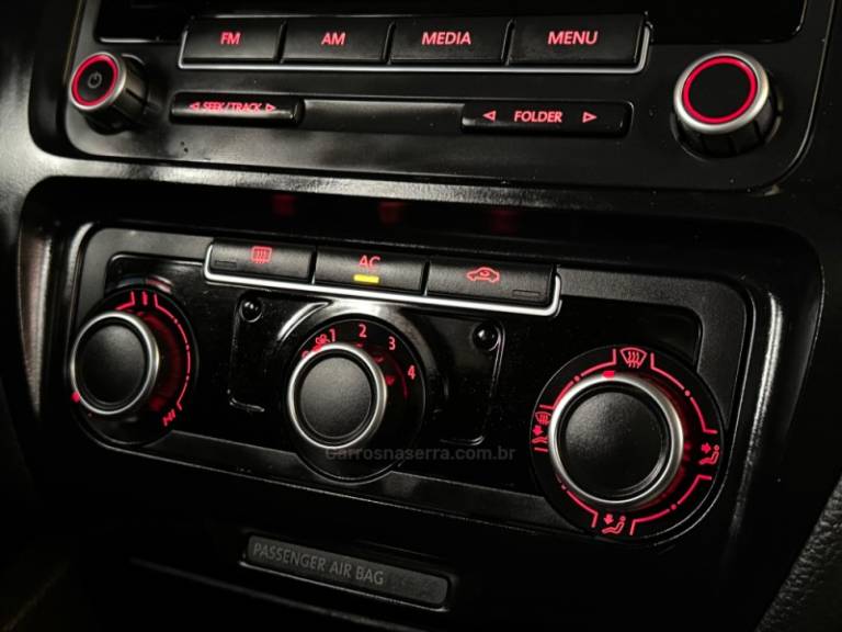 VOLKSWAGEN - JETTA - 2011/2012 - Azul - R$ 59.900,00