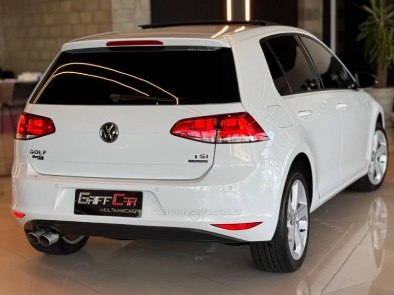 VOLKSWAGEN - GOLF - 2014/2015 - Branca - R$ 82.900,00