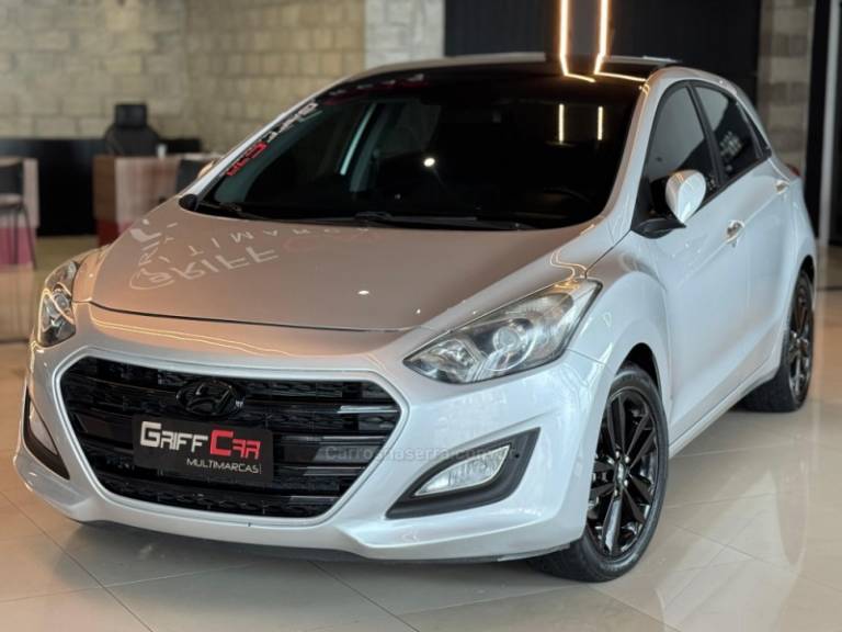 HYUNDAI - I30 - 2015/2016 - Prata - R$ 67.900,00