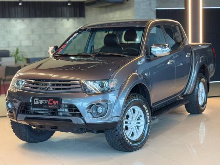 MITSUBISHI - L200 TRITON - 2014/2015 - Cinza - R$ 114.900,00