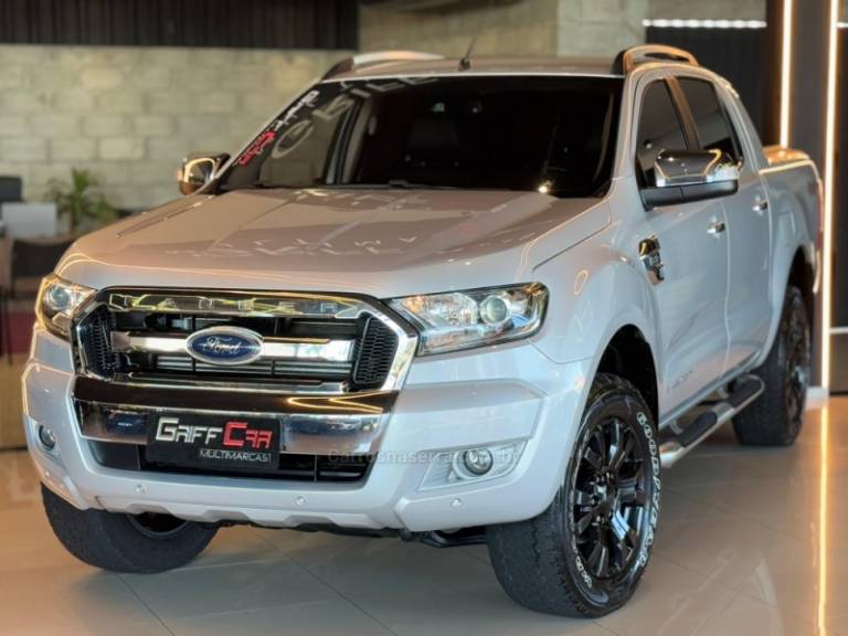 FORD - RANGER - 2017/2018 - Prata - R$ 153.900,00