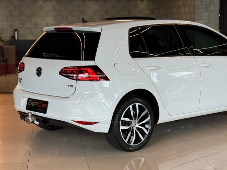 VOLKSWAGEN - GOLF - 2017/2017 - Branca - R$ 109.900,00