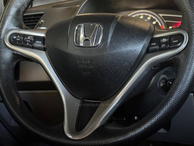 HONDA - CIVIC - 2011/2011 - Prata - R$ 63.900,00