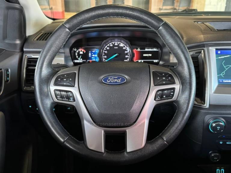 FORD - RANGER - 2021/2022 - Branca - R$ 199.900,00
