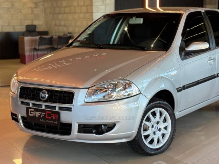 FIAT - PALIO - 2007/2008 - Prata - R$ 32.900,00
