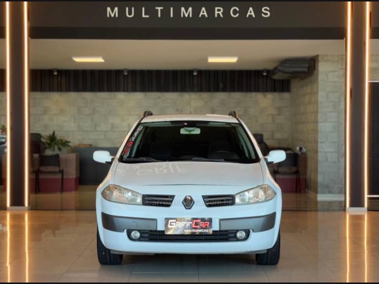 RENAULT - MÉGANE - 2010/2011 - Branca - R$ 35.900,00