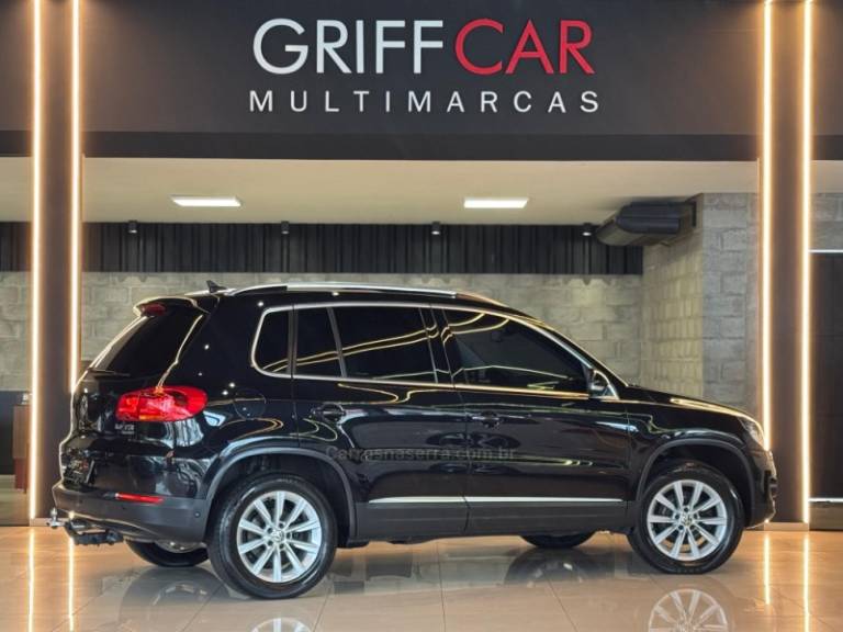 VOLKSWAGEN - TIGUAN - 2011/2012 - Preta - R$ 69.900,00