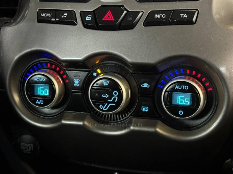 FORD - RANGER - 2013/2014 - Prata - R$ 121.900,00