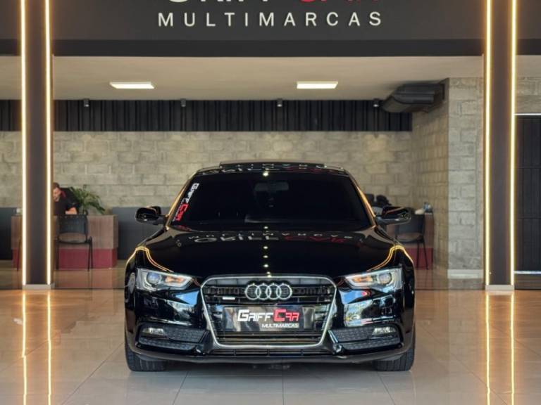AUDI - A5 - 2012/2013 - Preta - R$ 98.900,00