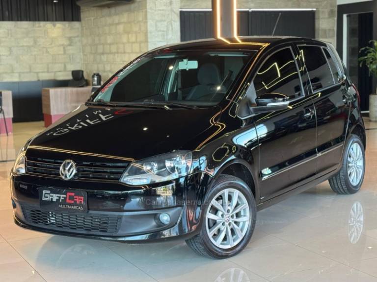 VOLKSWAGEN - FOX - 2013/2013 - Preta - R$ 42.900,00