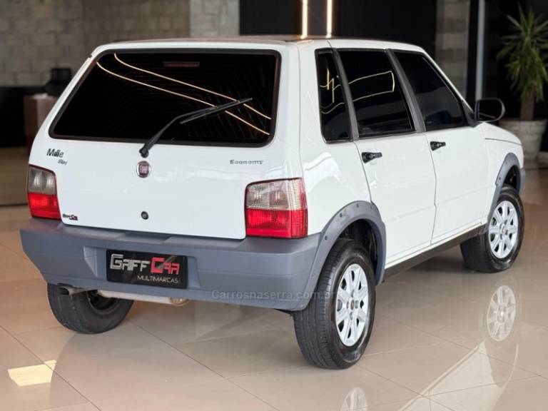 FIAT - UNO - 2012/2013 - Branca - R$ 35.900,00