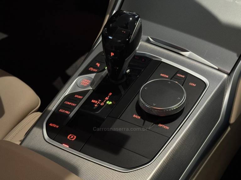 BMW - 320I - 2019/2020 - Branca - R$ 199.900,00