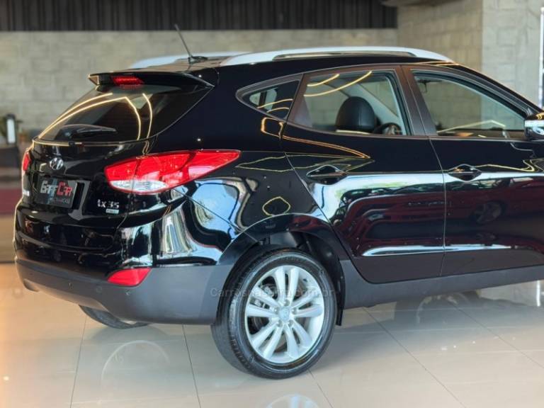 HYUNDAI - IX35 - 2015/2016 - Preta - R$ 81.900,00