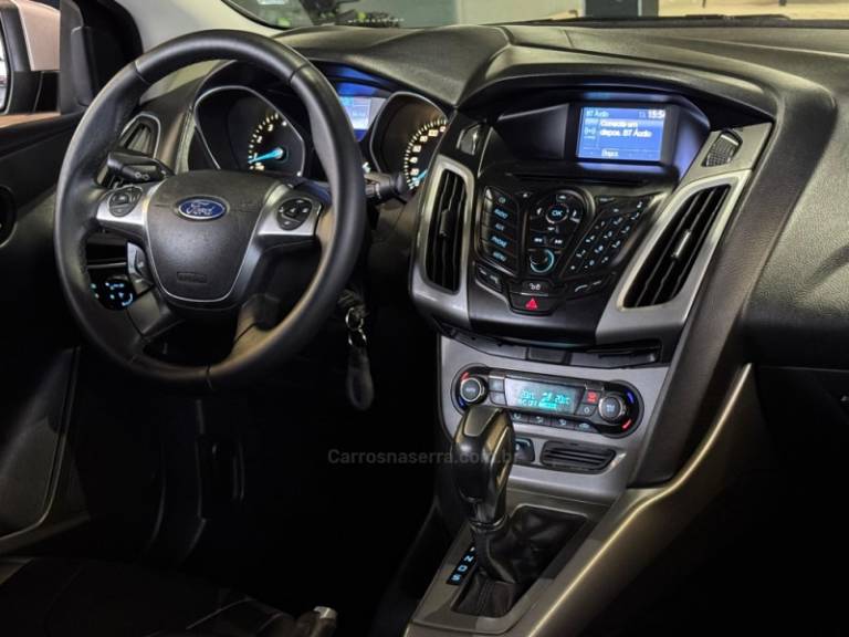 FORD - FOCUS - 2014/2014 - Prata - R$ 54.900,00