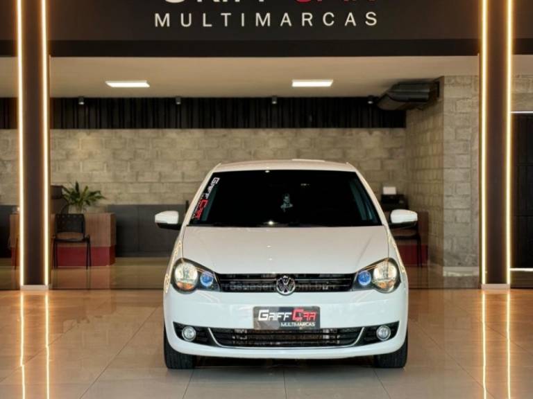 VOLKSWAGEN - POLO - 2011/2012 - Branca - R$ 43.900,00