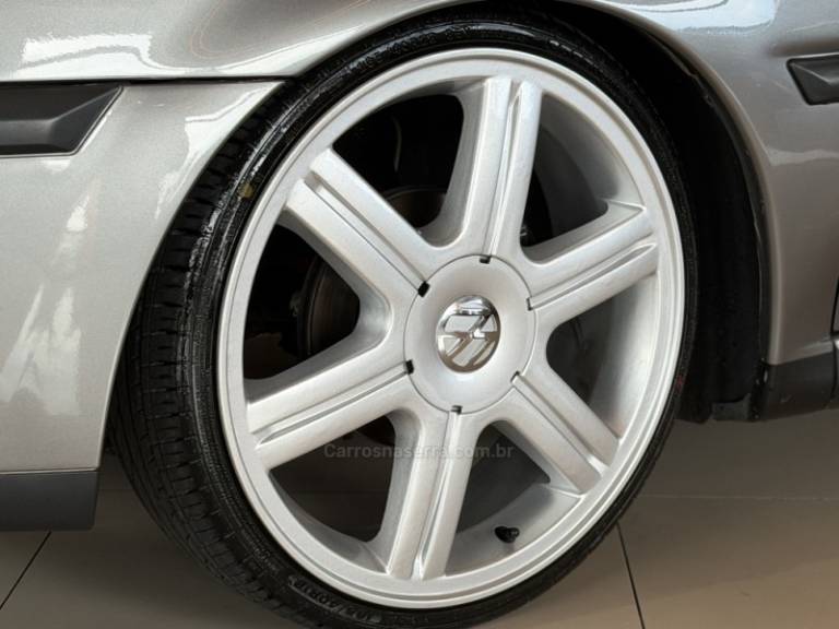 VOLKSWAGEN - SAVEIRO - 2005/2005 - Cinza - R$ 69.900,00