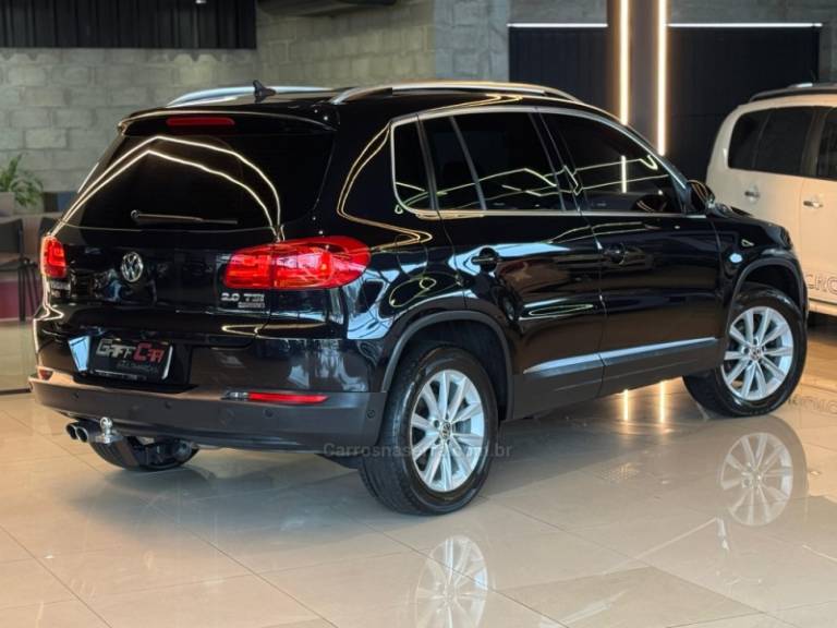 VOLKSWAGEN - TIGUAN - 2011/2012 - Preta - R$ 69.900,00