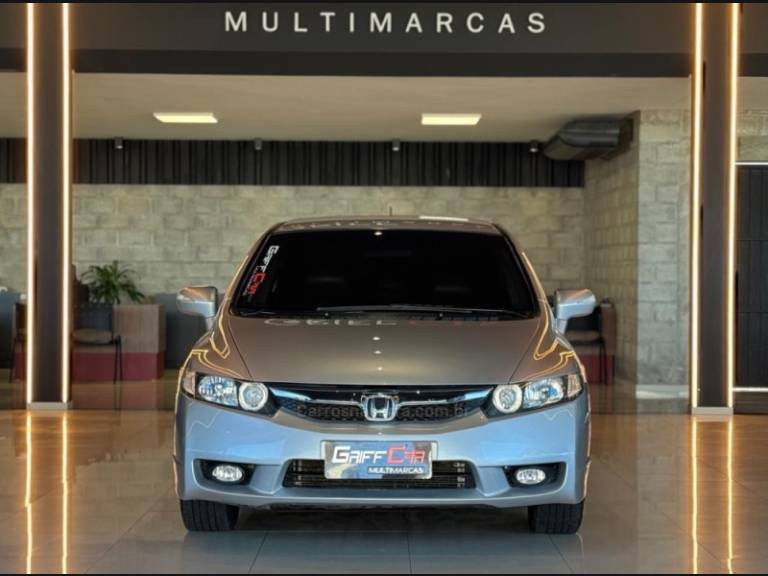 HONDA - CIVIC - 2011/2011 - Prata - R$ 63.900,00