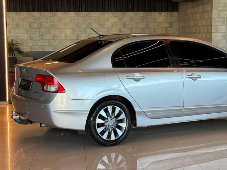 HONDA - CIVIC - 2011/2011 - Prata - R$ 63.900,00
