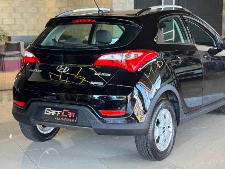 HYUNDAI - HB20X - 2013/2014 - Preta - R$ 59.900,00