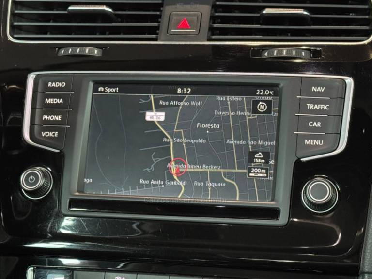 VOLKSWAGEN - GOLF - 2017/2017 - Branca - R$ 109.900,00