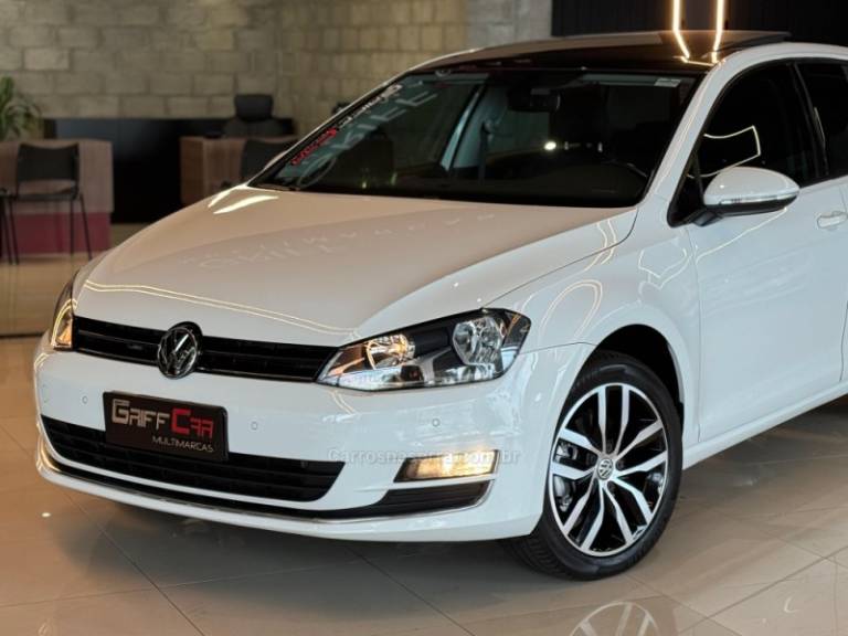 VOLKSWAGEN - GOLF - 2017/2017 - Branca - R$ 109.900,00