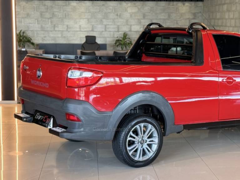 FIAT - STRADA - 2016/2017 - Vermelha - R$ 54.900,00