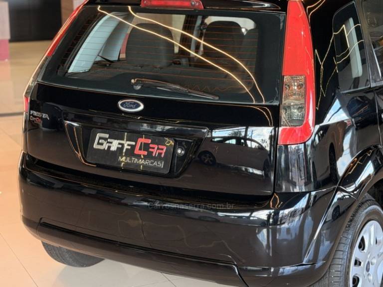 FORD - FIESTA - 2010/2011 - Preta - R$ 28.900,00